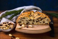 Stollen with Raisins, 2 kg (without Butter and Sugar Coating)